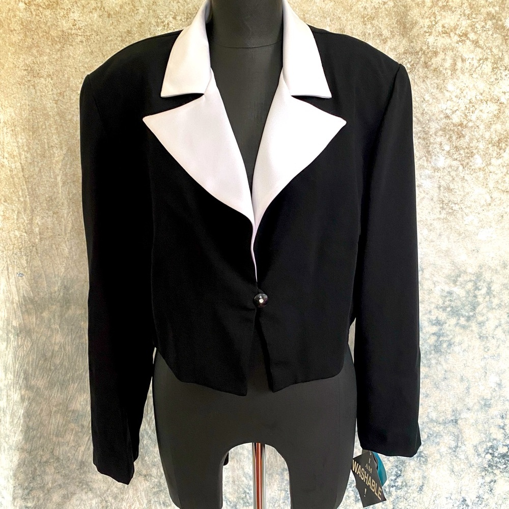🪩Chic Black and White Women's Blazer